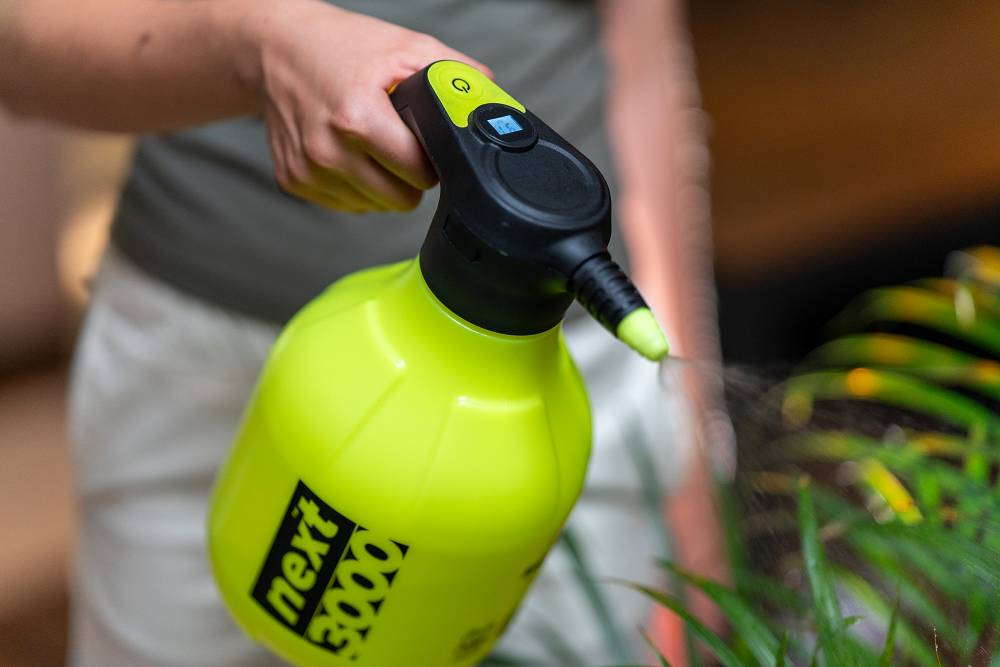 Postřikovač next aku - v domácnosti